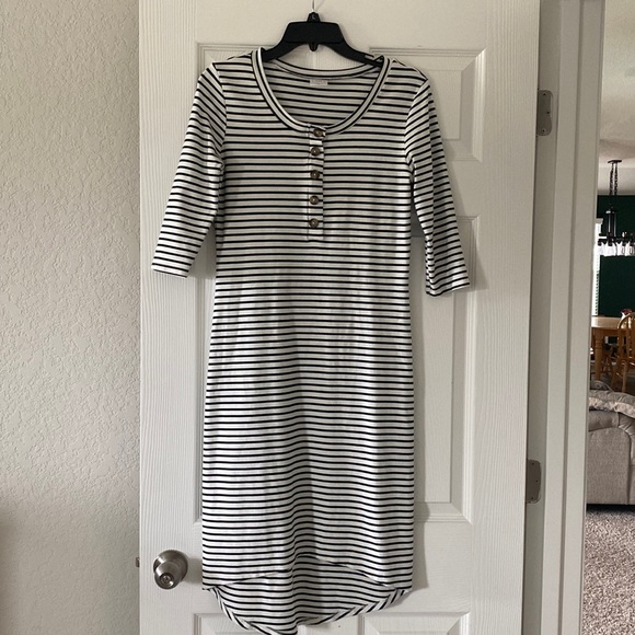 Dresses & Skirts - Lou Lou and Company Everyday Dress